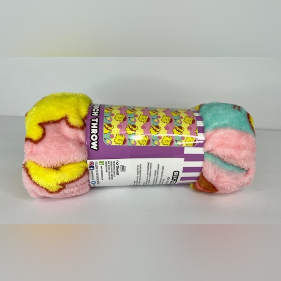 NEW Hello Kitty Pompompurin Blanket Sanrio Silk Touch Throw 40” x 50” - Picture 3 of 10